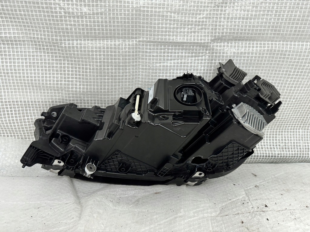 фото №3, Bmw ix правая лампа передняя laser