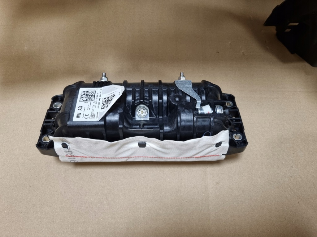 фото №11, Audi e-tron etron 4k приборная панель панель  оригинал подушка безопасности водитель пассажир