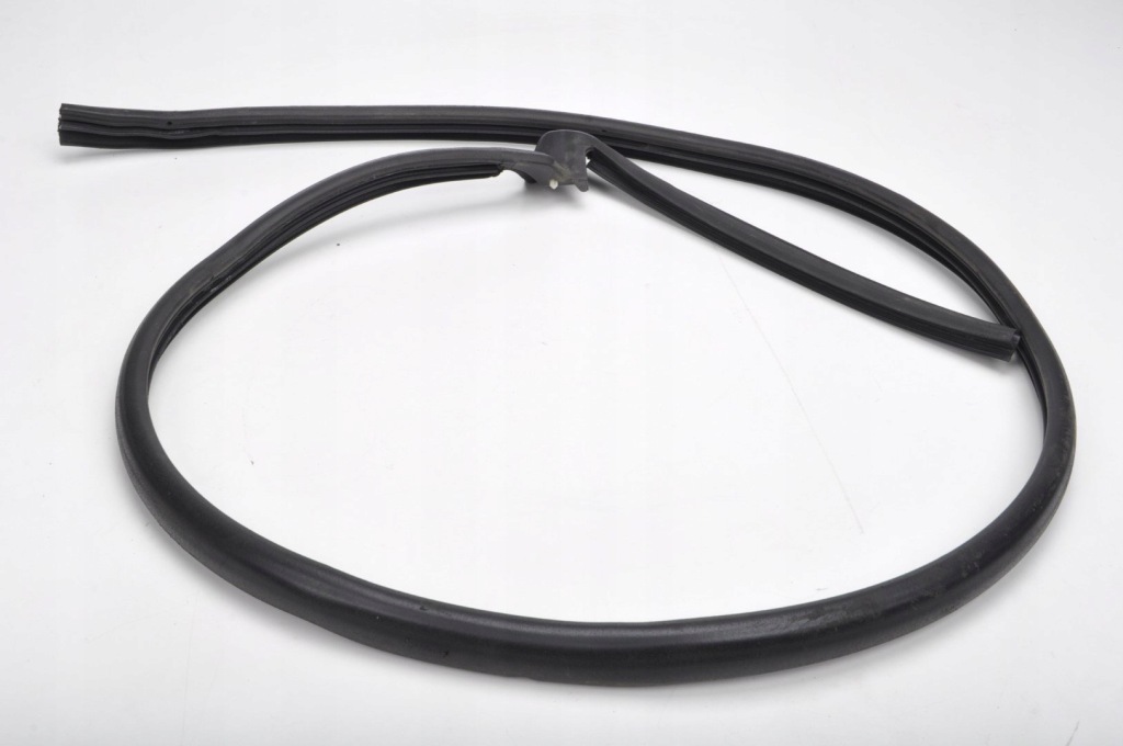 Купить Aston martin db11 прокладка стекло левая p2