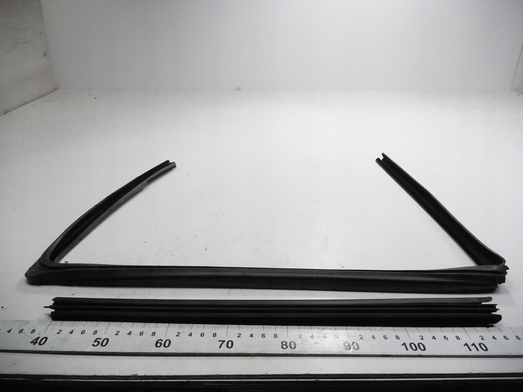 фото №3, Прокладка стекло левый перед renault clio 7701205828