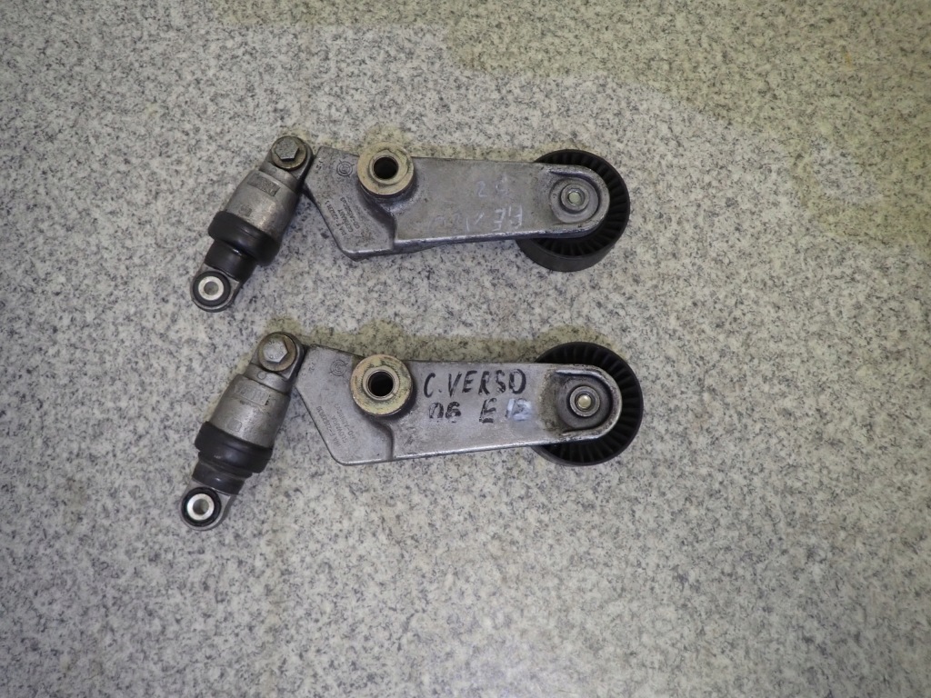 фото №1, Toyota corolla e12 avensis натягувач ремінь 1,4 1,6