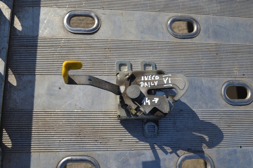 фото №1, Замок капот iveco daily vi идеальное состояние