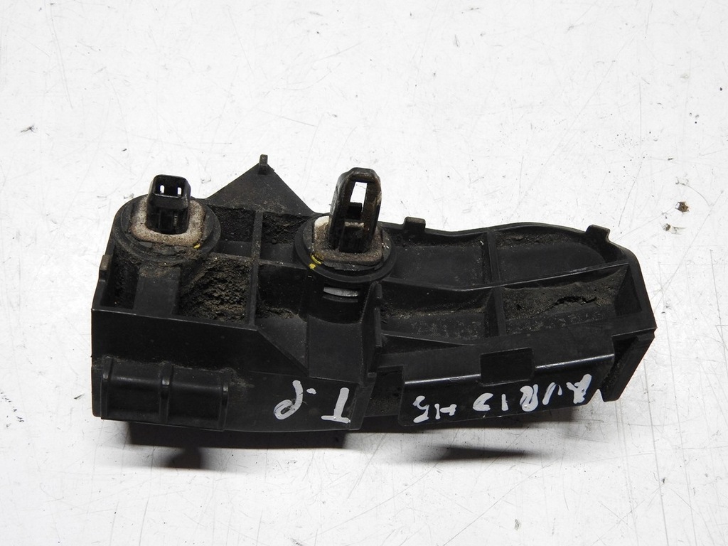 фото №15, Toyota auris i 06-09 напрямна бампера правий задня 52562-02040