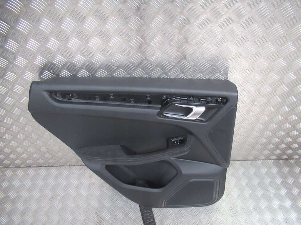 фото №9, Porsche macan gts сиденья обивка обшивки m235