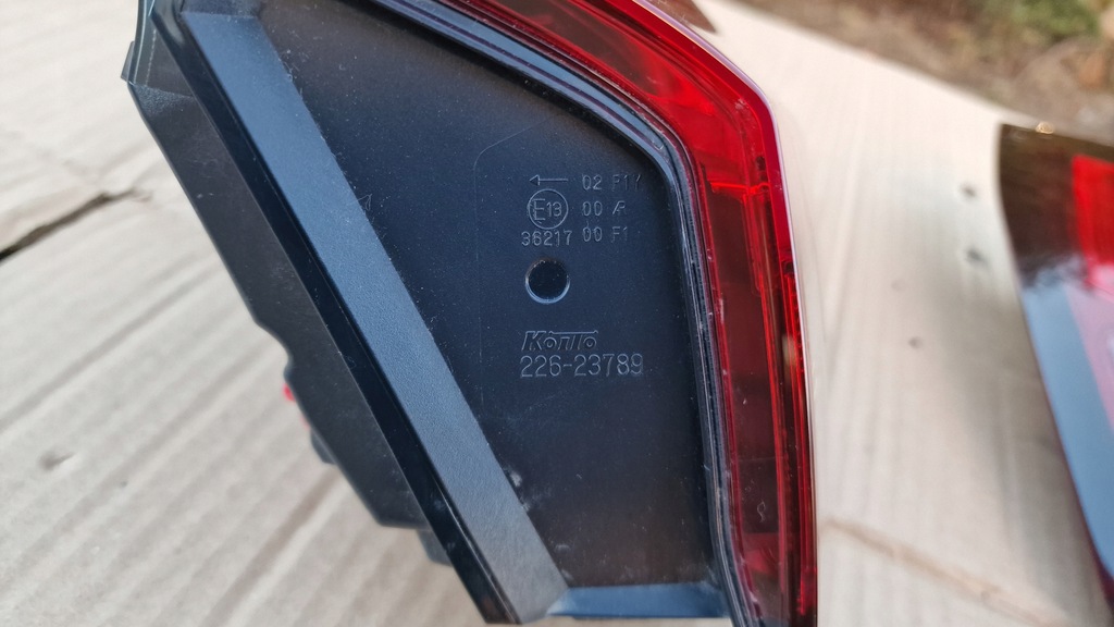 фото №6, Лампа права задня задня w кришка nissan x-trail t33 europa штука