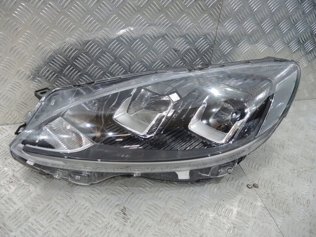 фото №9, Idealne лампы перед правая левая led + h7 ford kuga mk3 escape lv4b-13w029-ak