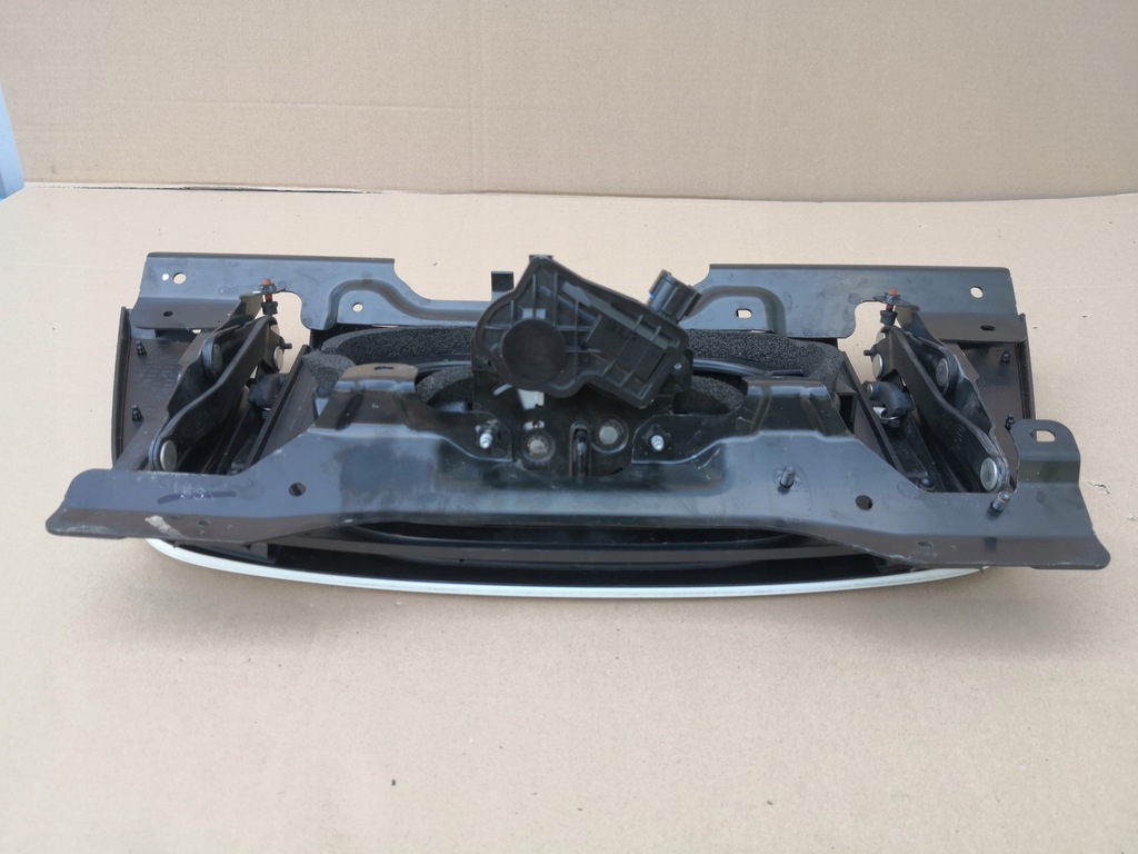 фото №11, Nissan leaf ii 17- корпус порт зарядки каркас