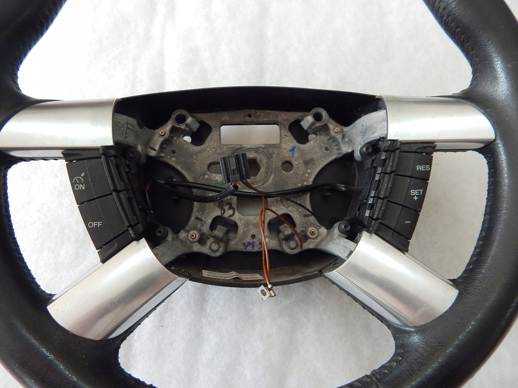 фото №6, Ford kuga i - круиз-контроль кнопки руля