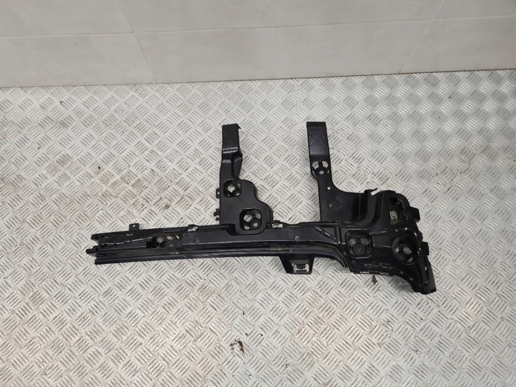 фото №1, Mini f56 направляющая бампера задняя правый 7411146