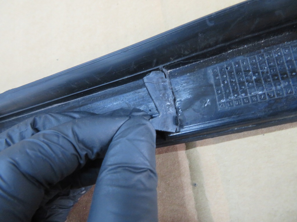 фото №11, Peugeot 3008 ii молдинг стекло лобовое правая