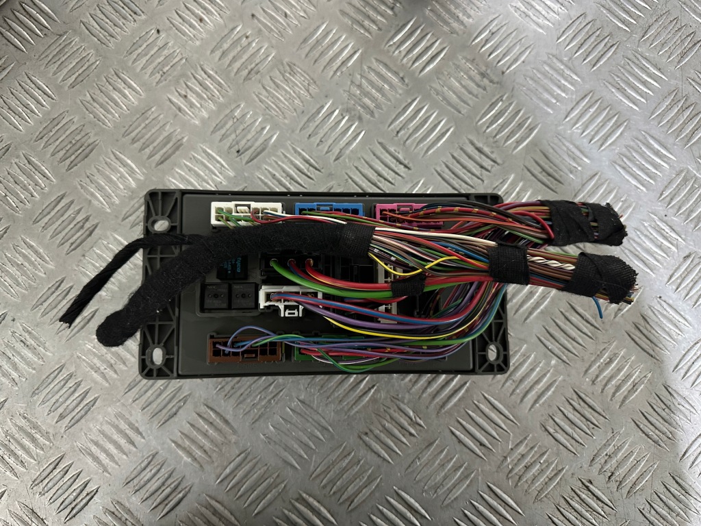 Купити Mini cooper r50 модуль bsi роз'єми 6906626-04