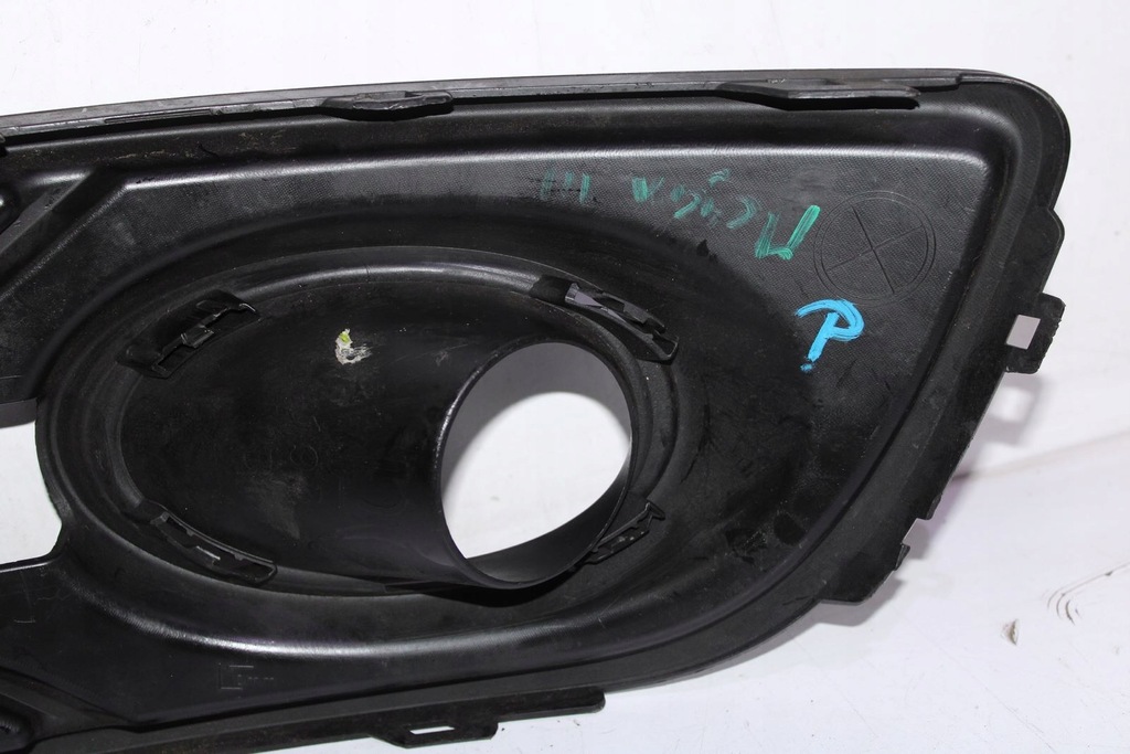 фото №4, Решётка решётка радиатора противотуманной фары правая renault megane iv