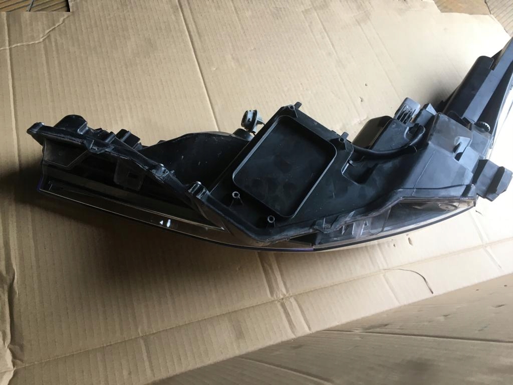 фото №5, Фара лампа правый перед toyota chr c-hr 16- led