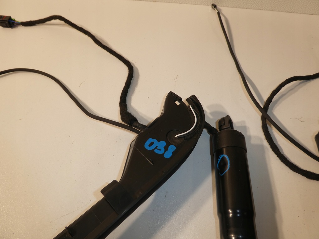 фото №8, Vw sharan seat alhambra привод крышки задняя амортизатор 7n0827851j