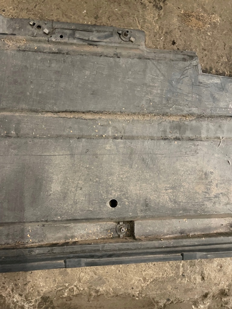 Audi a4 b8 a5 накладка плита пол подвеска левая Киев