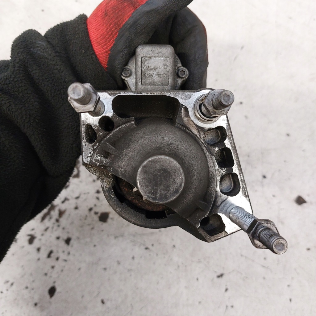 Volvo v40 2 d4 2,0d 2014 v42 стартер 30659576 Доставка