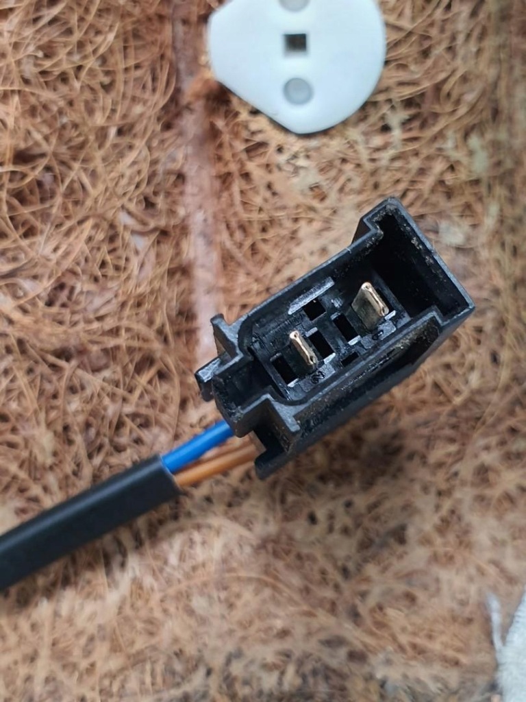 Спинка сидіння правий перед mercedes w245 a1699100616 Недорого