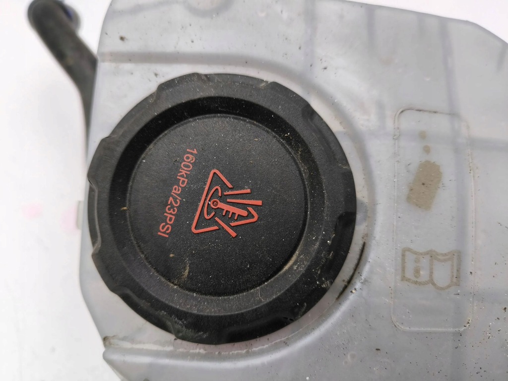 фото №7, Audi a3 8y 2023 бак расширительный охлаждающая жидкость