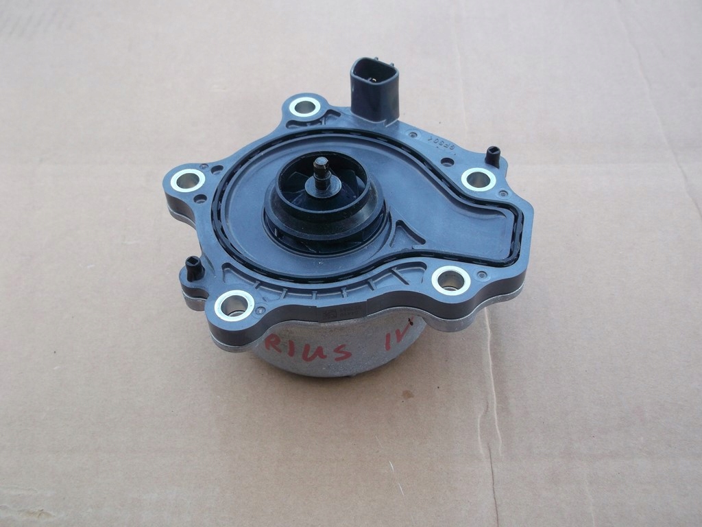 фото №1, Toyota prius iv гибрид насос wody