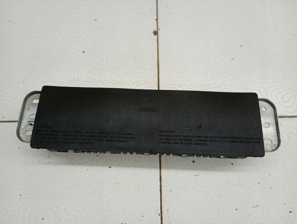 Купить Подушка безопасности подушка коленная mercedes gla 247