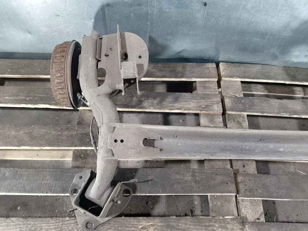 фото №8, Балка подвеска, oś задняя dacia dokker 555110548r 1.6 sce