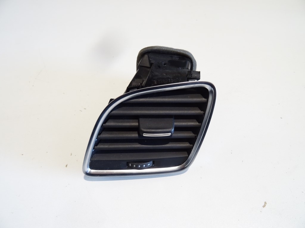 фото №1, Audi q3 8u решётка обдув левая 8u1820901c