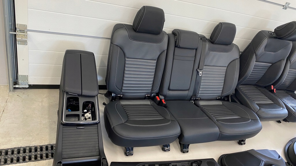 Сидіння оббивка шкіра mercedes w292 amg в гарному стані Київ