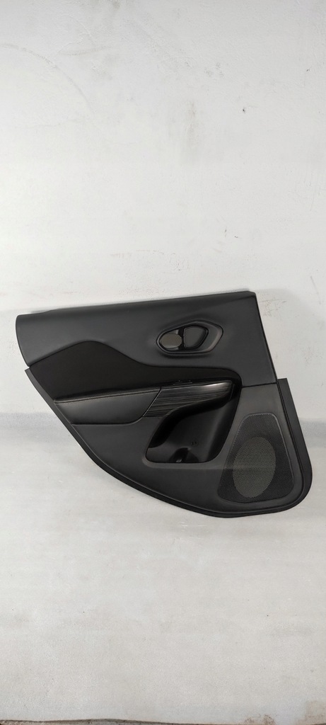 фото №1, Jeep cherokee kl обшивка дверь правый задняя 5xg491x9aa