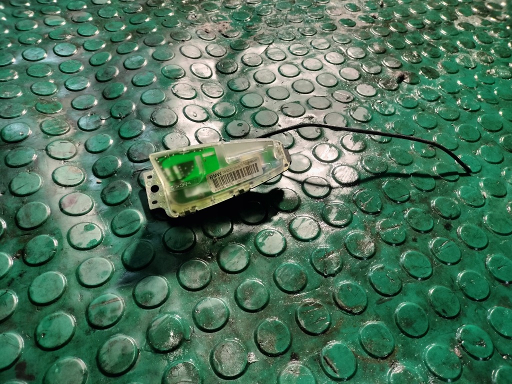 фото №1, 2008 bmw 3 e90 e91 антена gps плавник 1682611