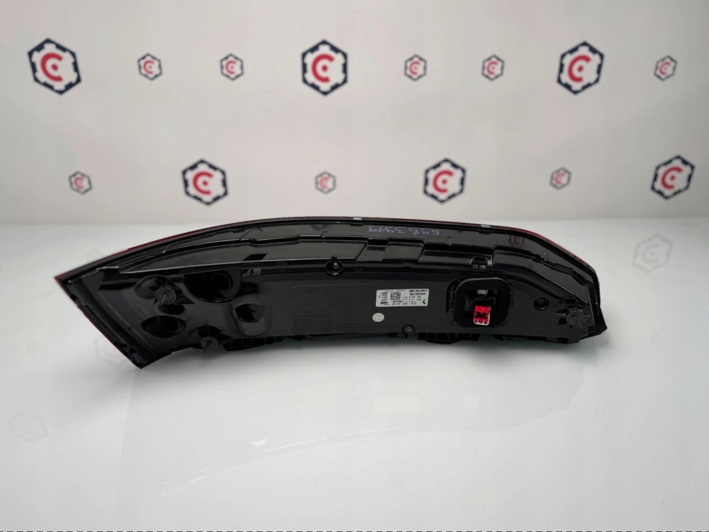 Фара правый  задний  audi q7 4m led Доставка