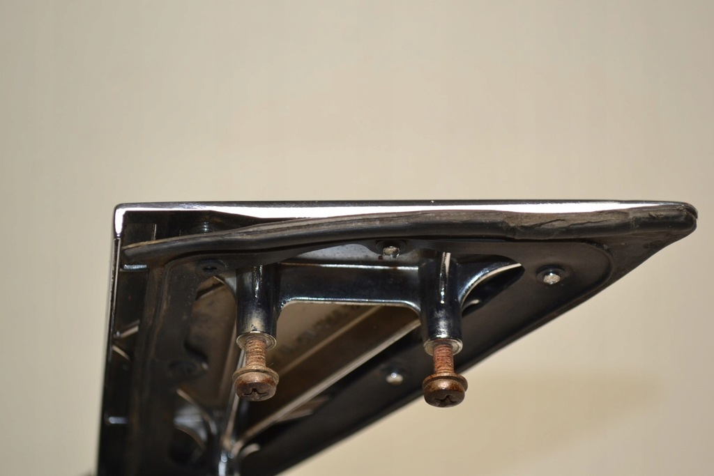 фото №8, Mercedes w123 трикутник заглушка дзеркало правого