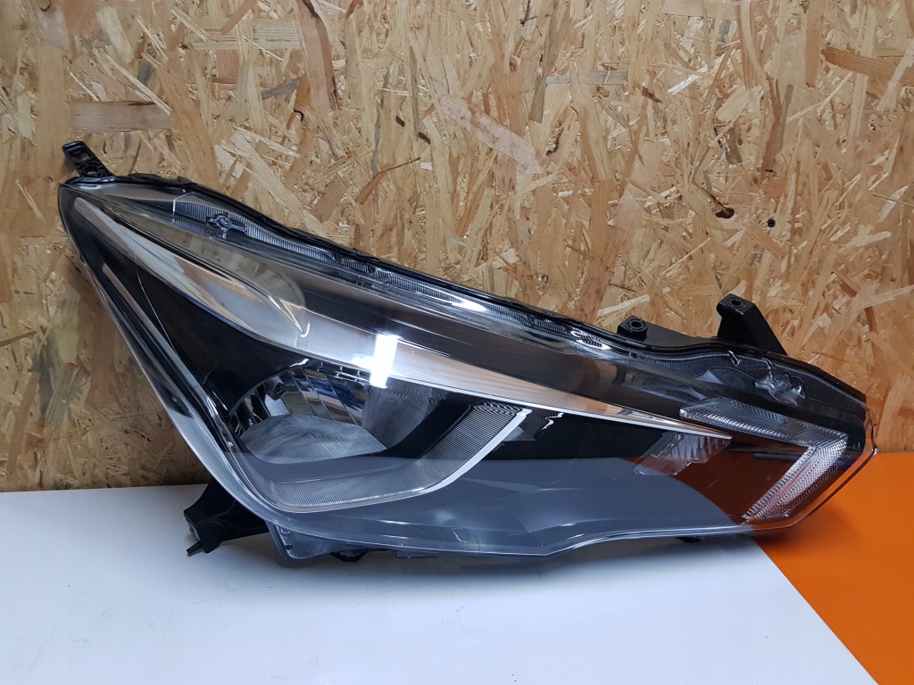 фото №1, Лампа правая правый перед передняя nissan micra k14