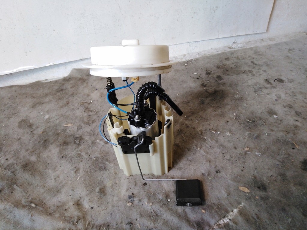 фото №1, Mercedes c klasa w204 2,2 cdi насос пального 07r eur