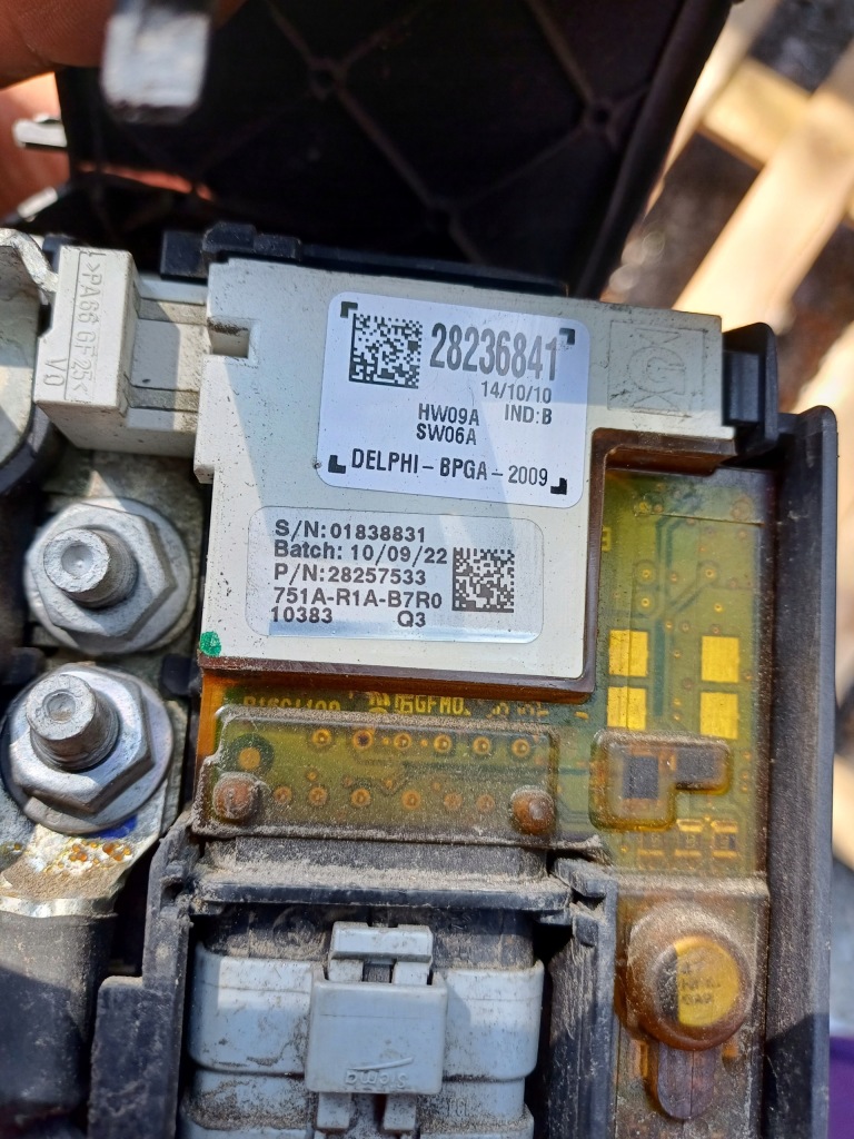 фото №5, Запобіжники клема peugeot 5008 i 28257533 корпус акумулятор комплект