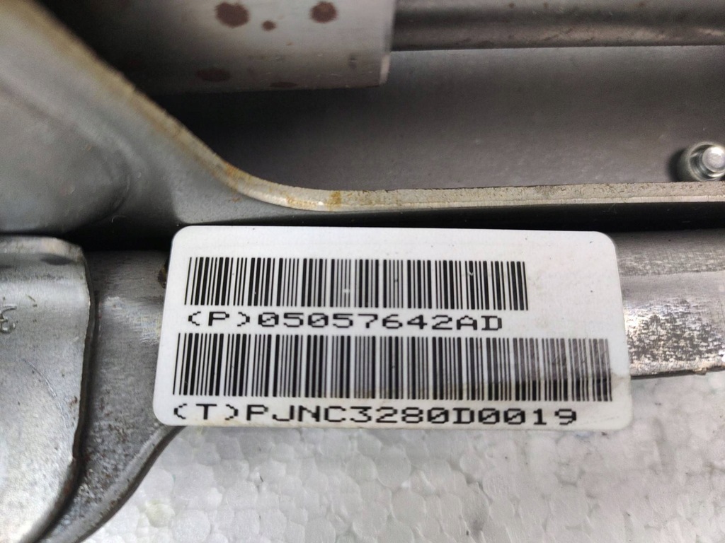 фото №6, Колонка рулевая chrysler town and country 5 facelift 2011 05057642ad