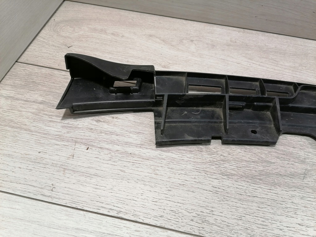 фото №9, Porsche 911 992 напрямна бампер задня 992807900