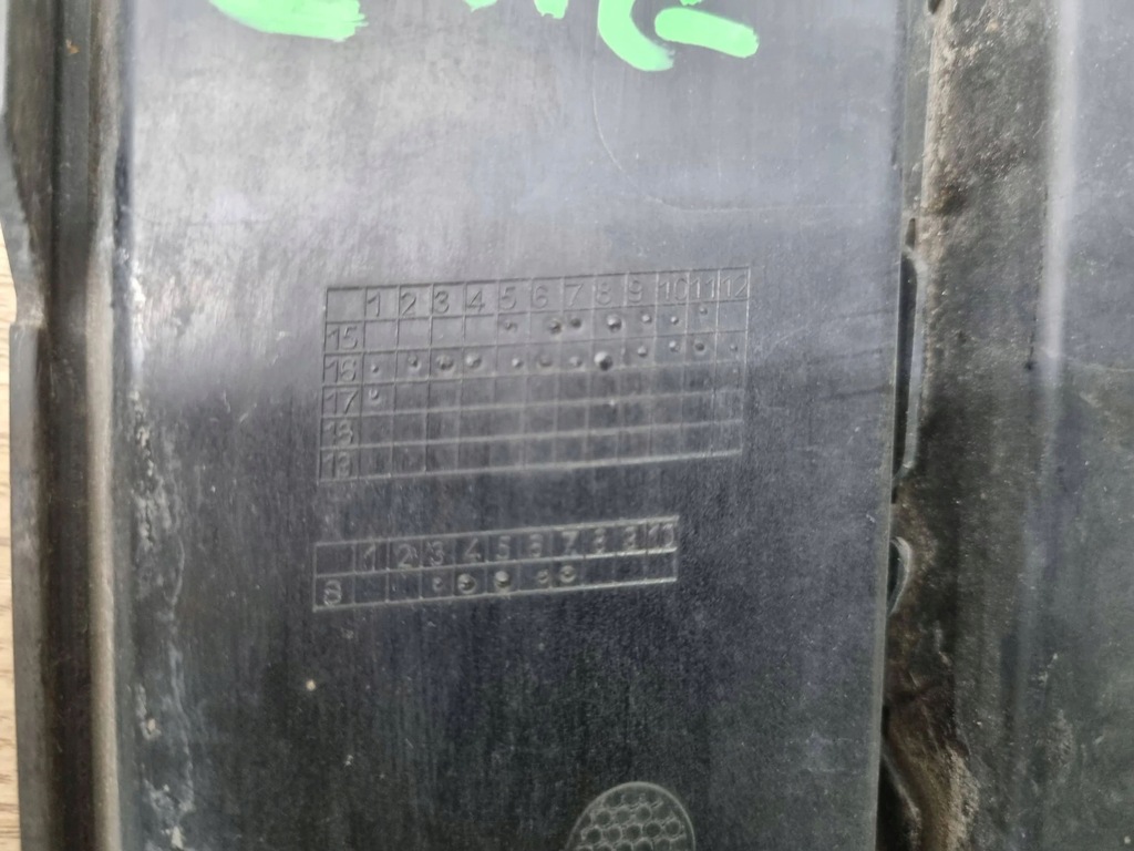 фото №7, Audi a4 s4 b9 2016 перед сторона правая решётка, заглушки