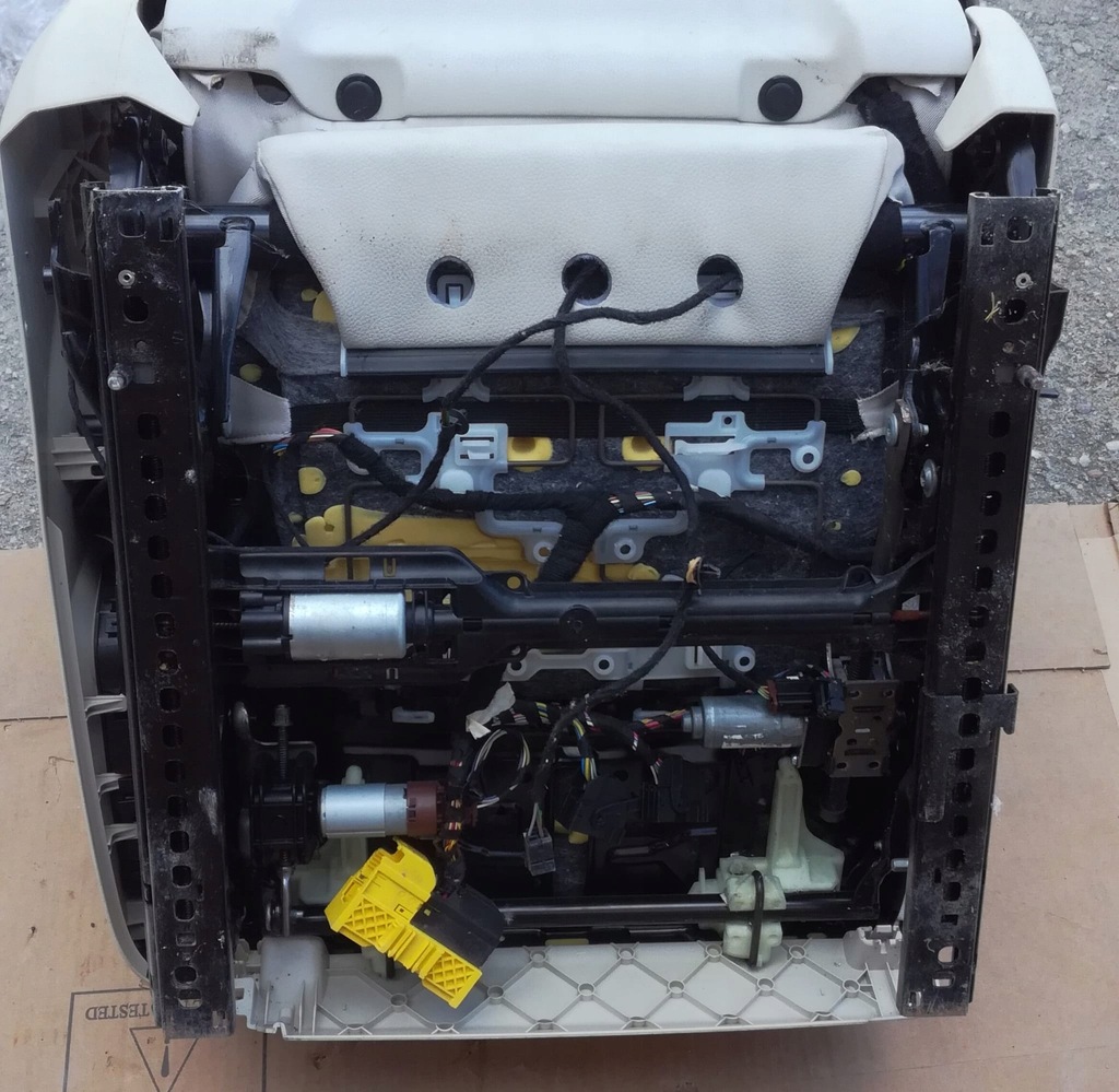 фото №16, Bmw x5 f15 сидіння заднє сидіння обшивки перед задня комплект 7 осіб isofix світлий krem