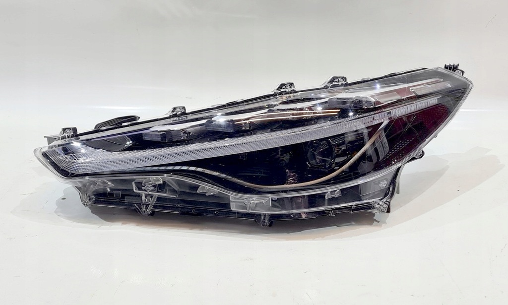 фото №1, Лампа перед левый toyota corolla cross 22r full led eur