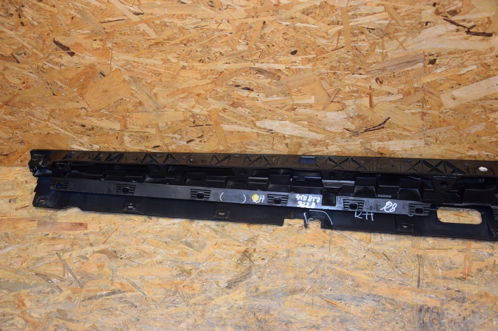 фото №11, Молдинг порог накладка правая карбон audi r8 4s ii lift lz7s 4s0853860 19-