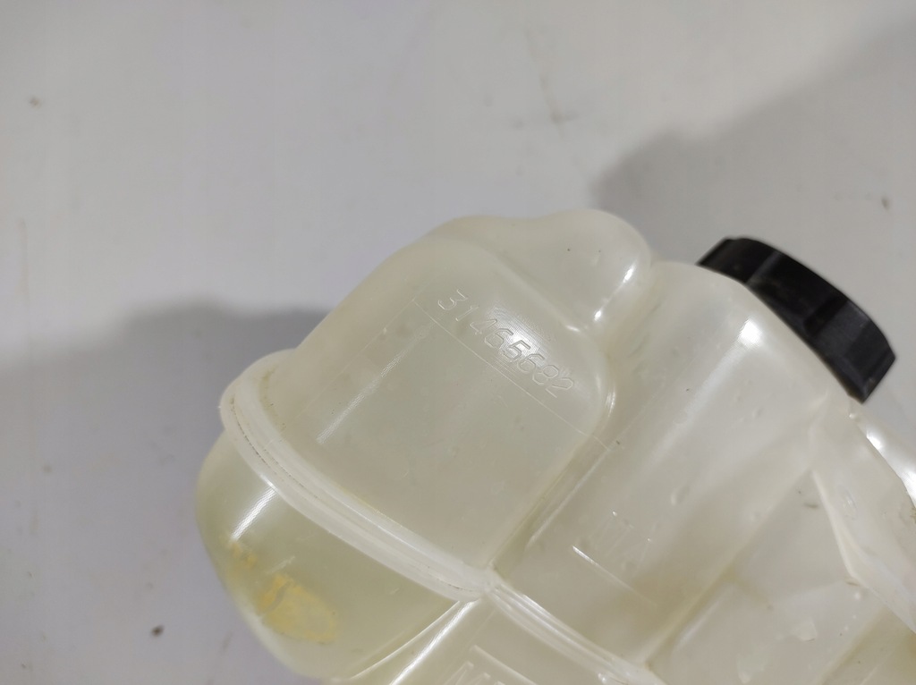 фото №10, Volvo v60 18r- бачок расширительный