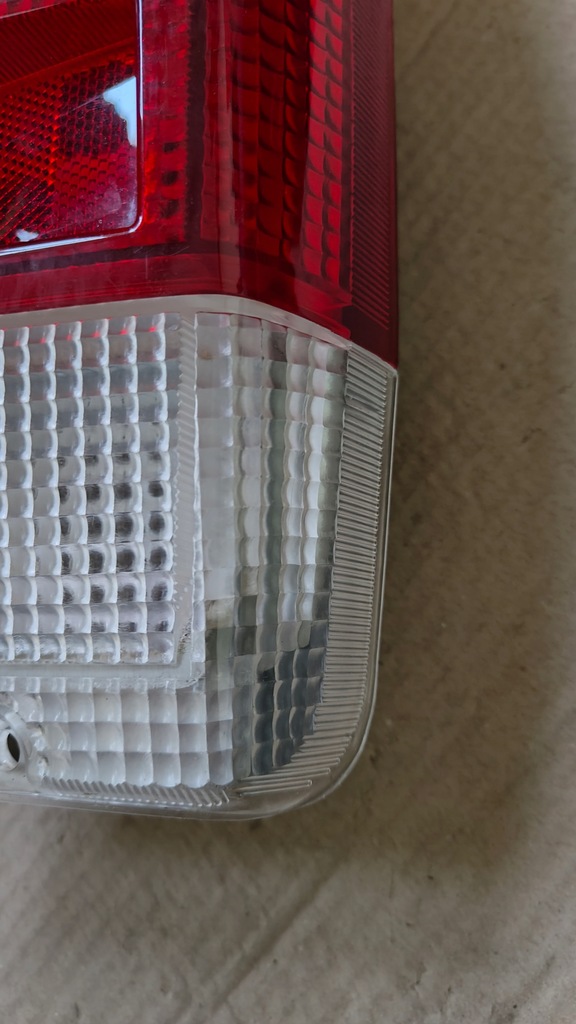 фото №9, Лампа задняя правая оригинальная nissan vanette c120 26520-y9525