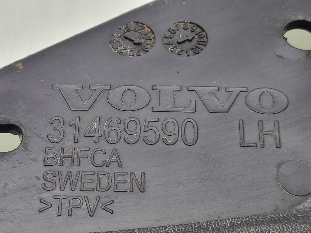 фото №5, Volvo xc40 2021 задня сторона ліва бризковики задні