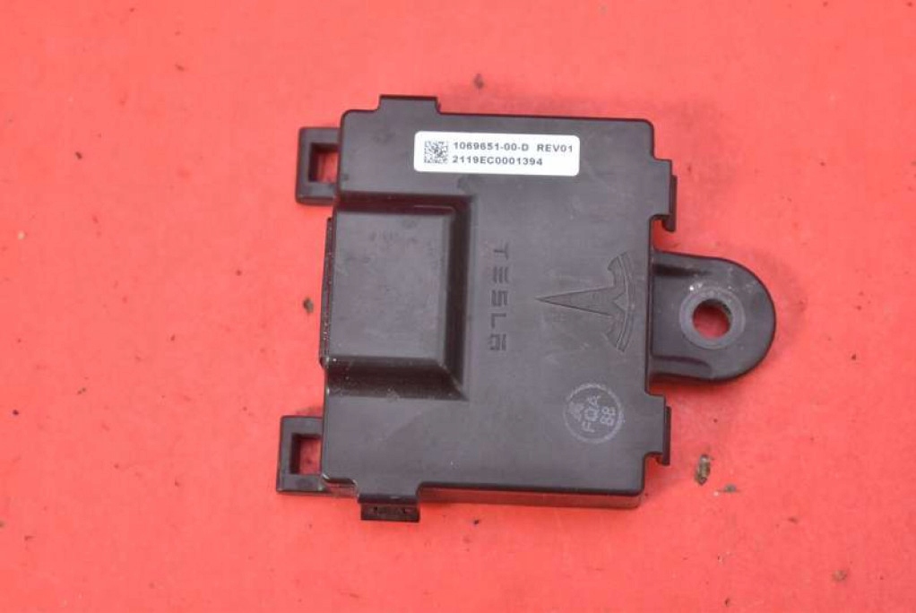 фото №1, Блок управления модуль ручка левый задняя 1069651-00-d tesla model s lift 16-21