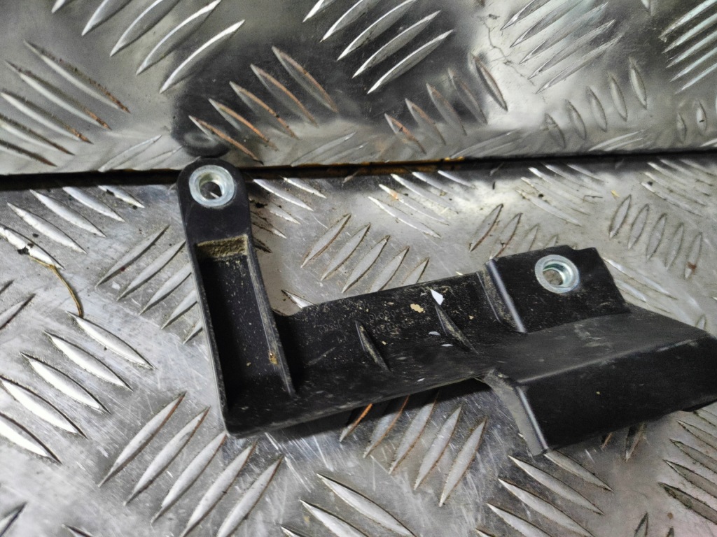 Купити Toyota sienna 2017 рестайлінг  кронштейн радара bsi мертва зона blis