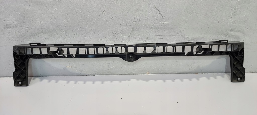 фото №1, Напрямна бампера задня bmw i3