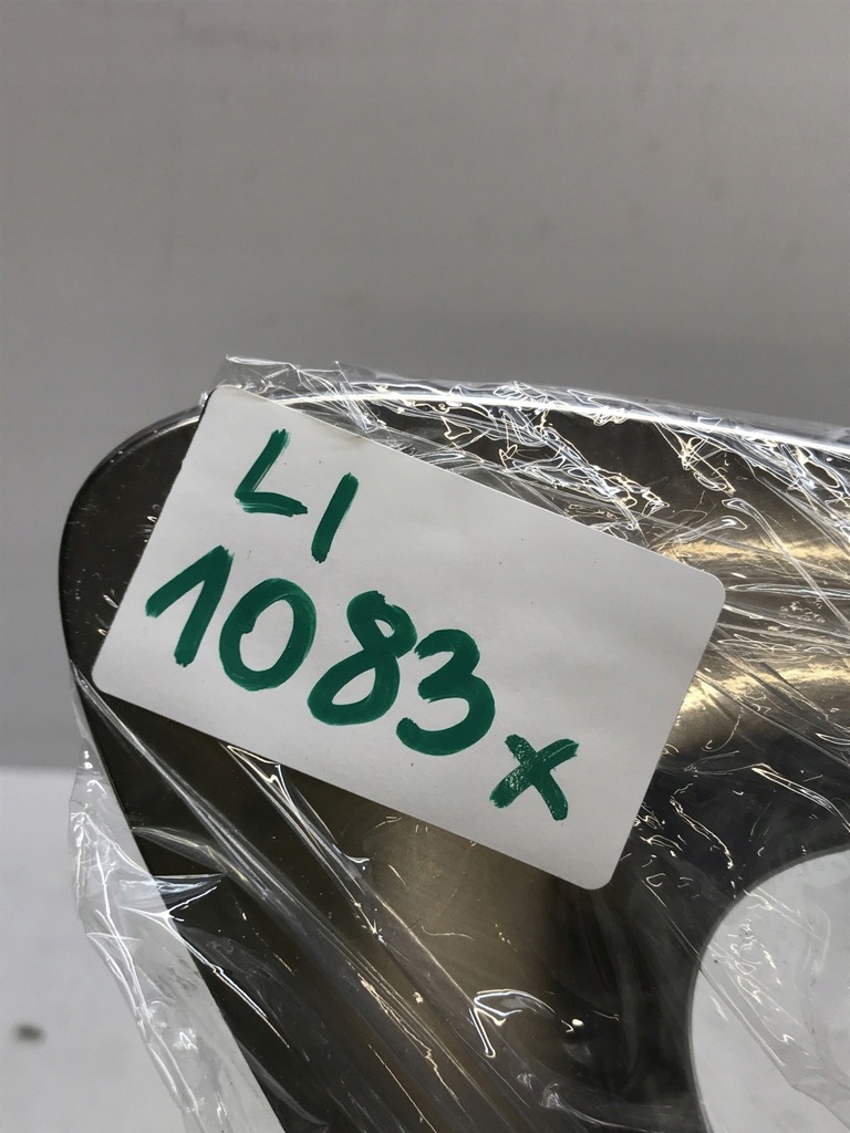 фото №10, Mercedes w254 x254 молдинг стекло кузовной правая a2546730400 a2546730200