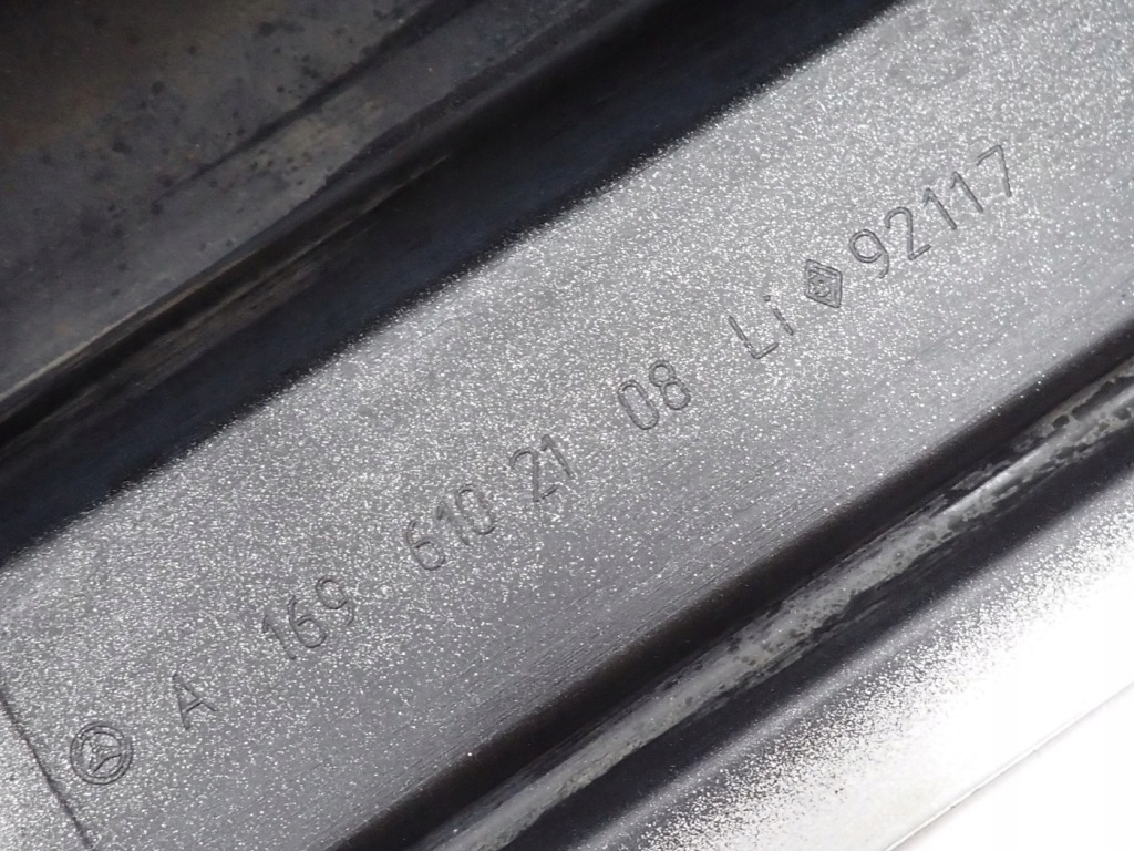 Накладка захист  порога  поріг ліва a1696102108 mercedes b-klasa w245 Ціна