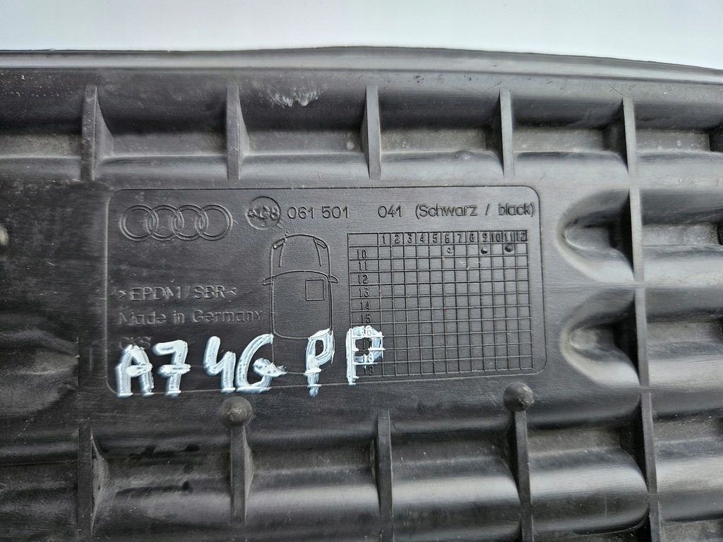 фото №6, Килимок гумовий правий перед пасажира audi a7 c7 4g ori