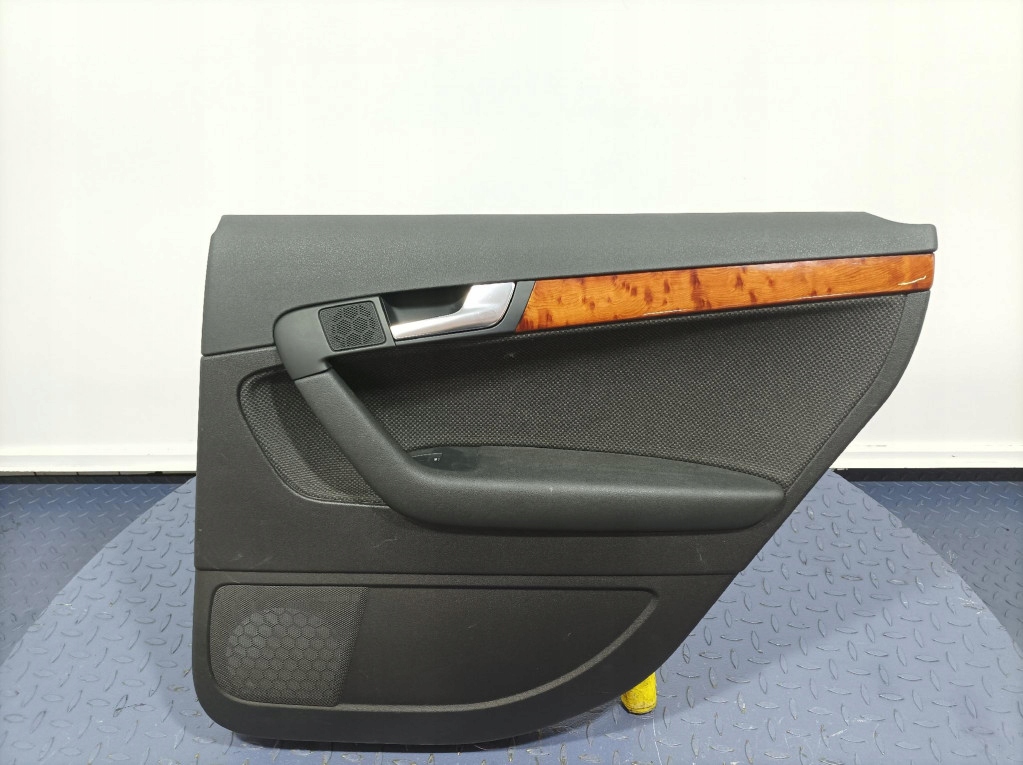 фото №1, Audi a3 8p 5d обивка обшивка дверь задняя задняя правая